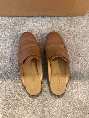 Sperry Women’s Tan Leather Slip-On Mules